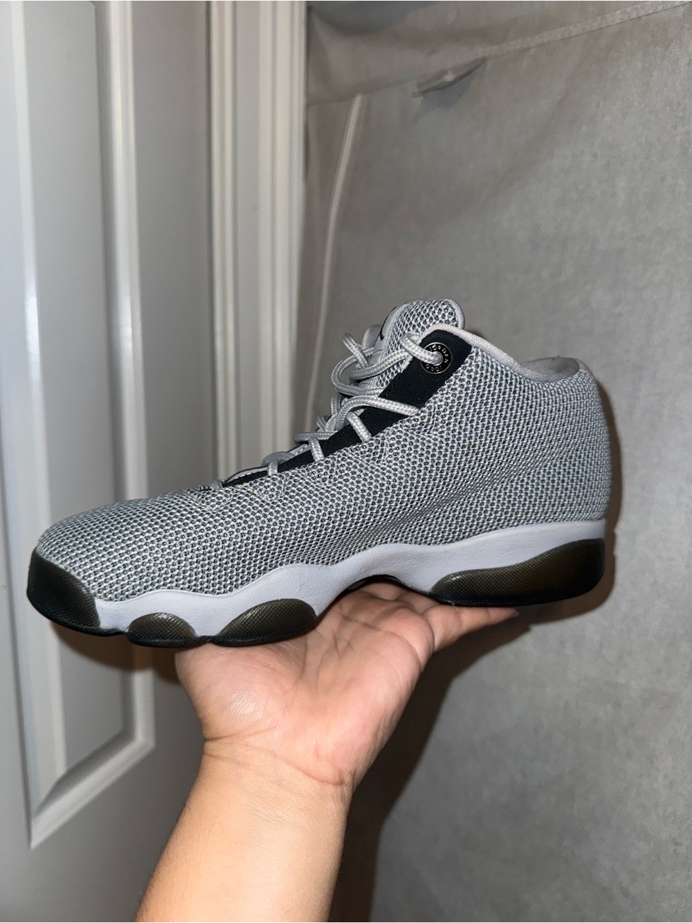 Air Jordan Horizon Low BG US 5.5Y Gray/Black Sneakers